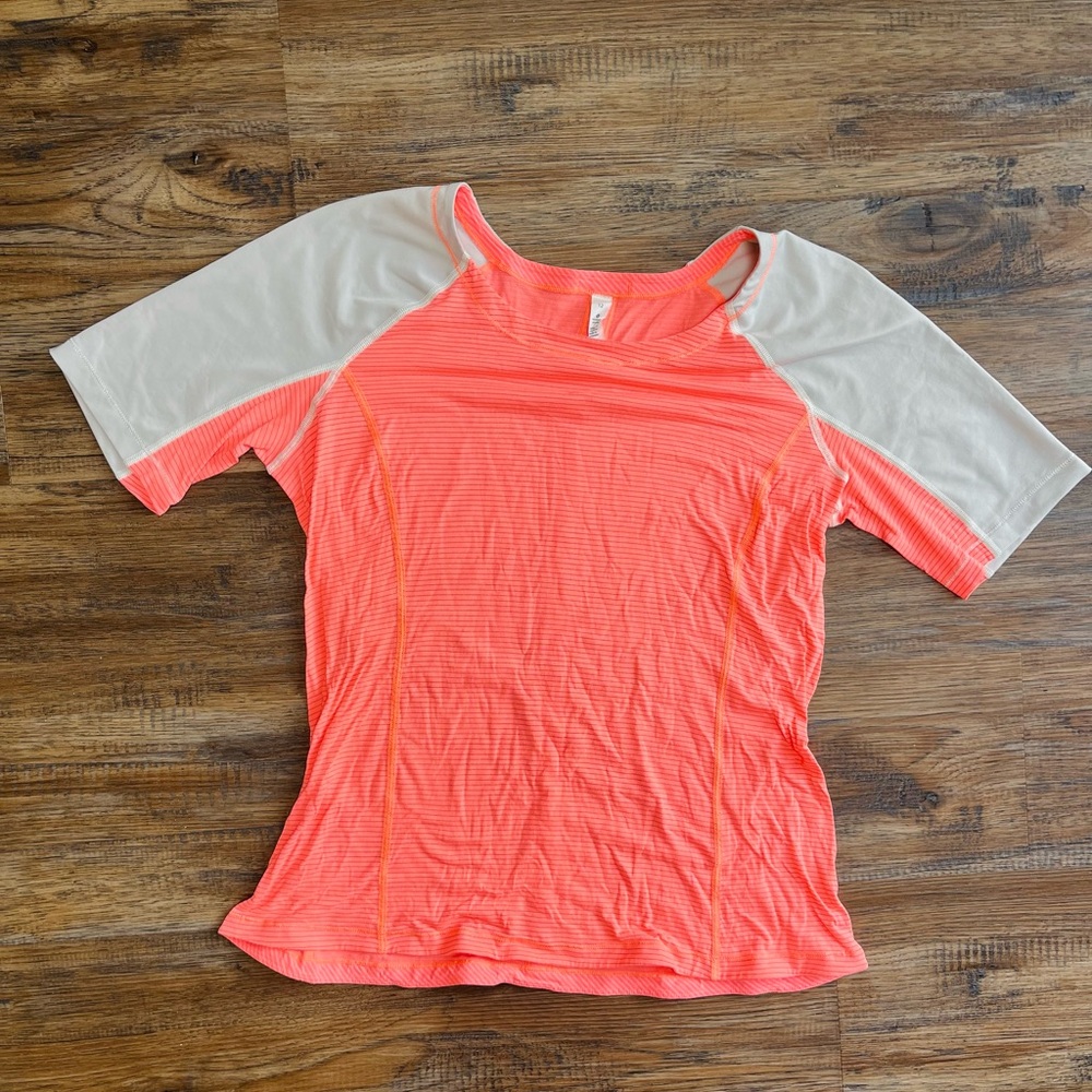 Lululemon Women’s Turn It Up Tee Short Sleeve Shirt in Pop Orange Dune Stripe 12